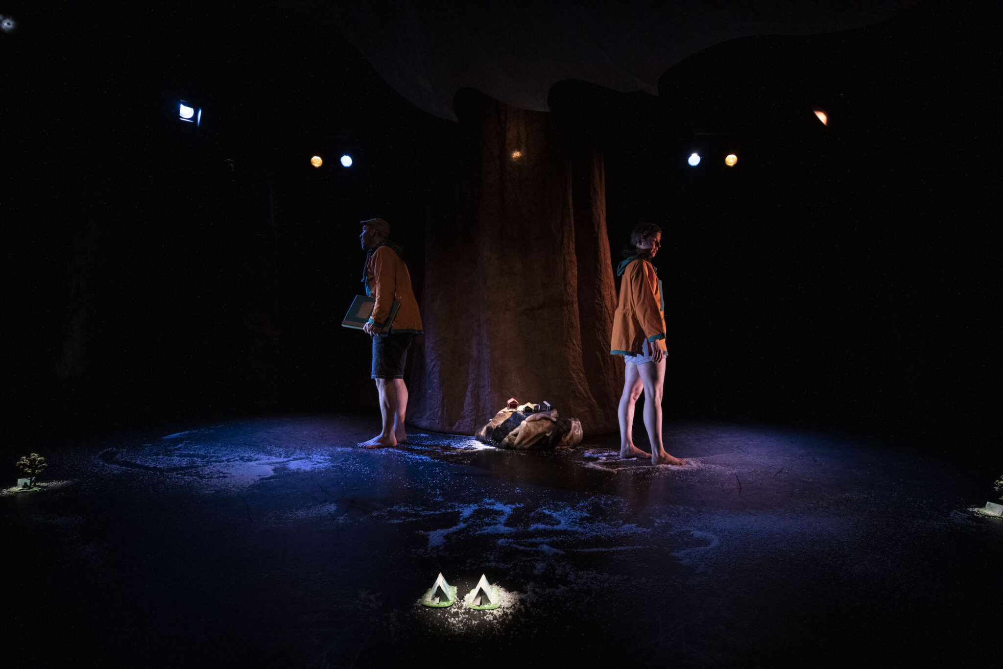 Sous la feuille - Ariane Voineau & Josué Beaucage